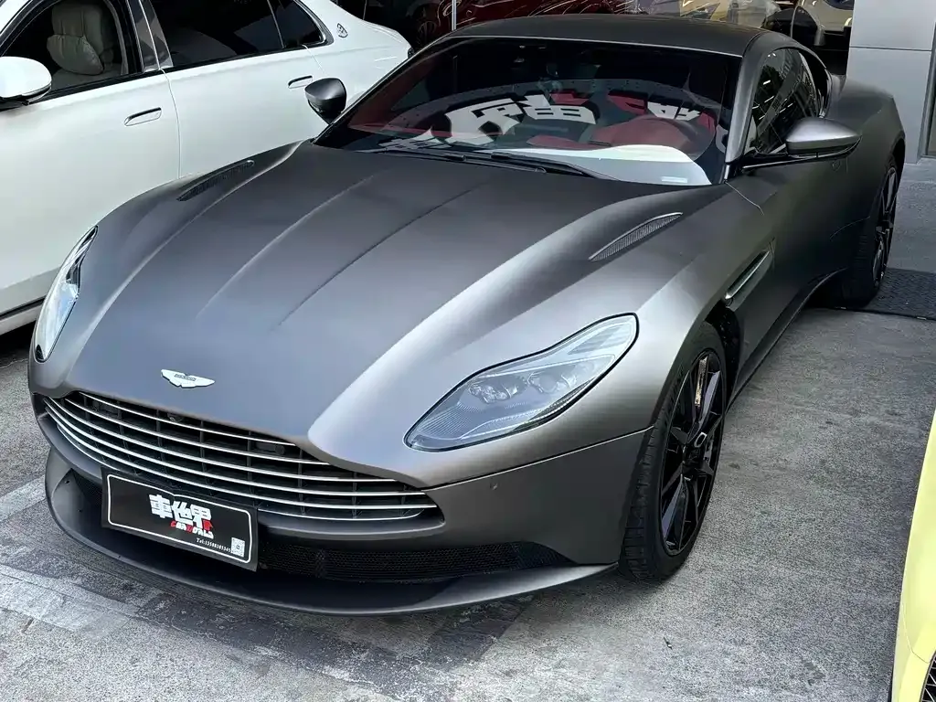 Aston Martin DB11