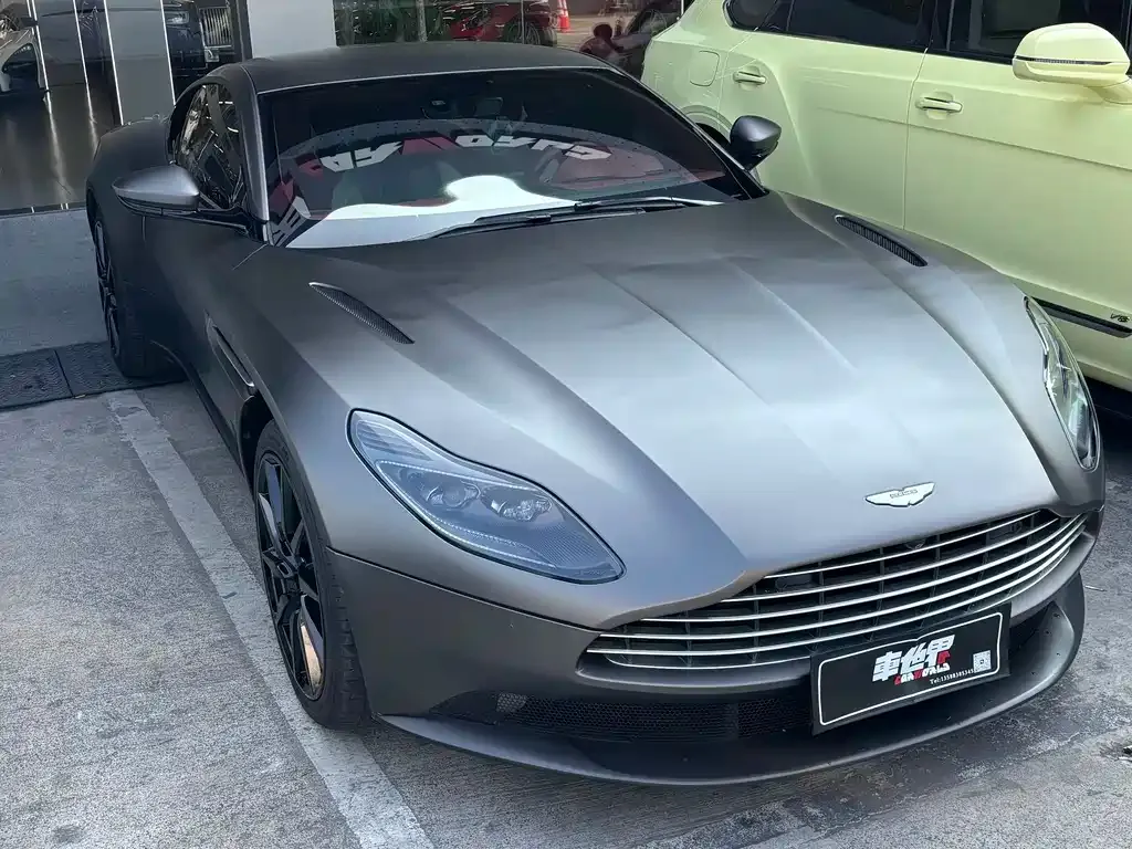 Aston Martin DB11 2022 из CN, фото 5