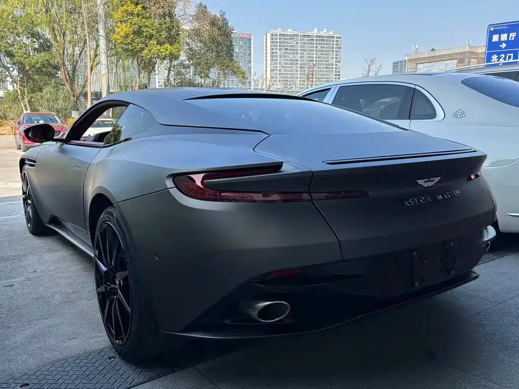 Aston Martin DB11 2022 из CN, фото 2