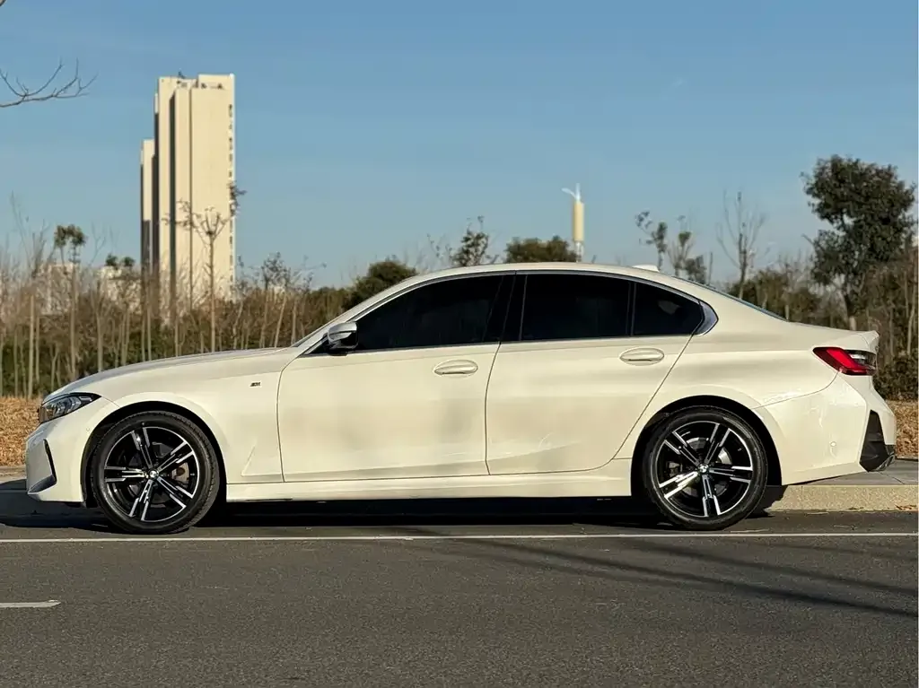 BMW 3 Series 2023 из CN, фото 7