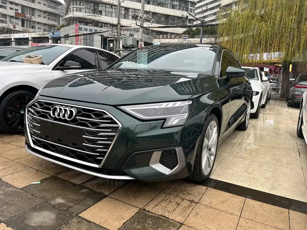 Audi A3 — фото 1