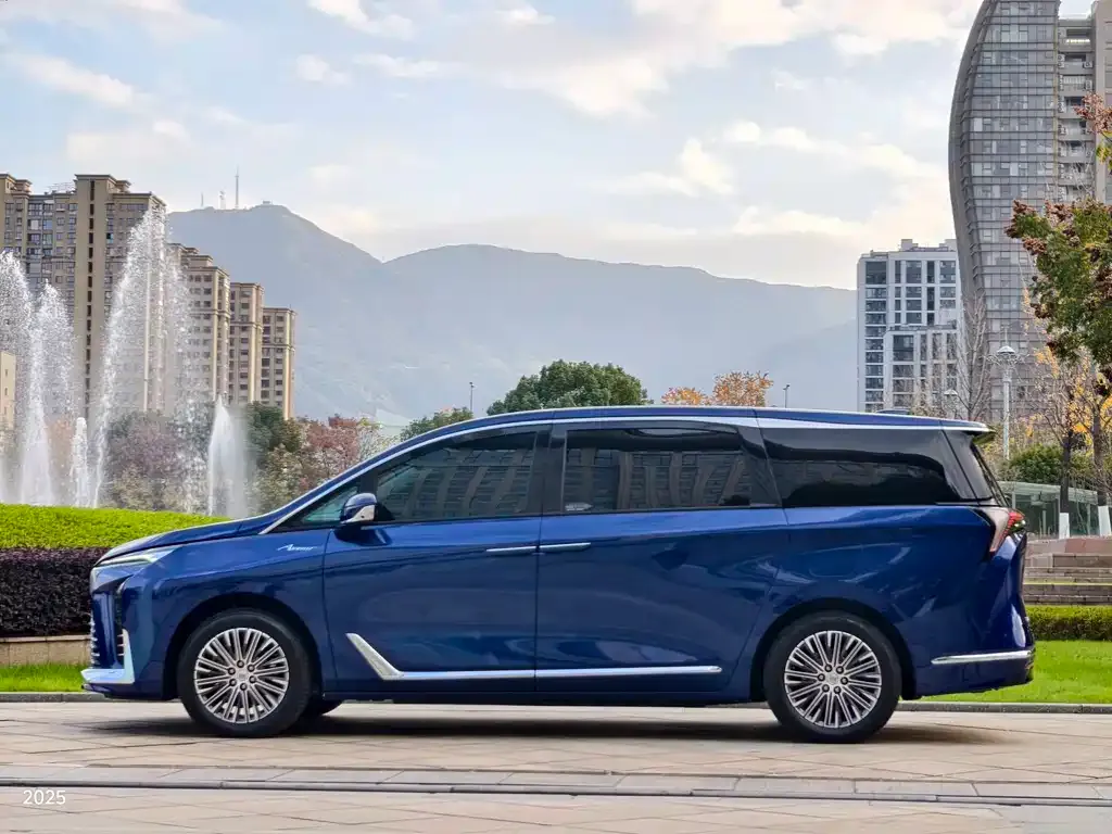 Buick GL8 Hybrid 2024 из CN, фото 7