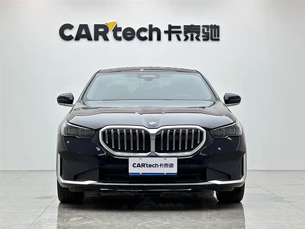 BMW 5 Series 2024 из CN, фото 6