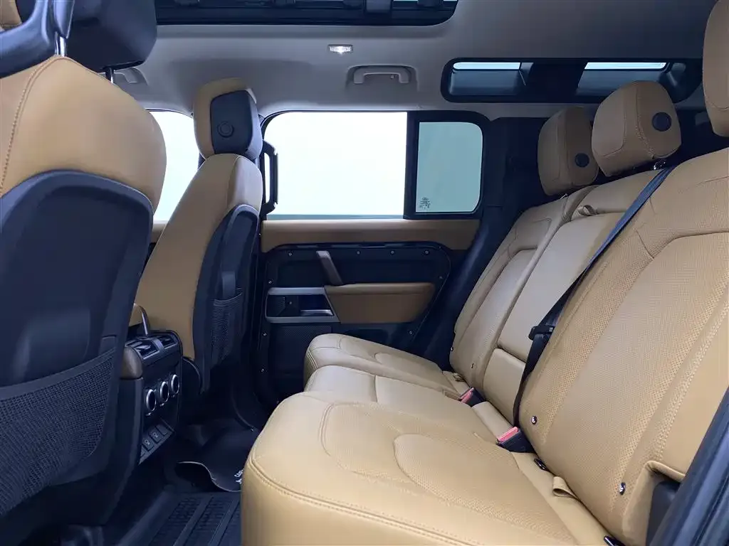 Land Rover Defender — фото 10
