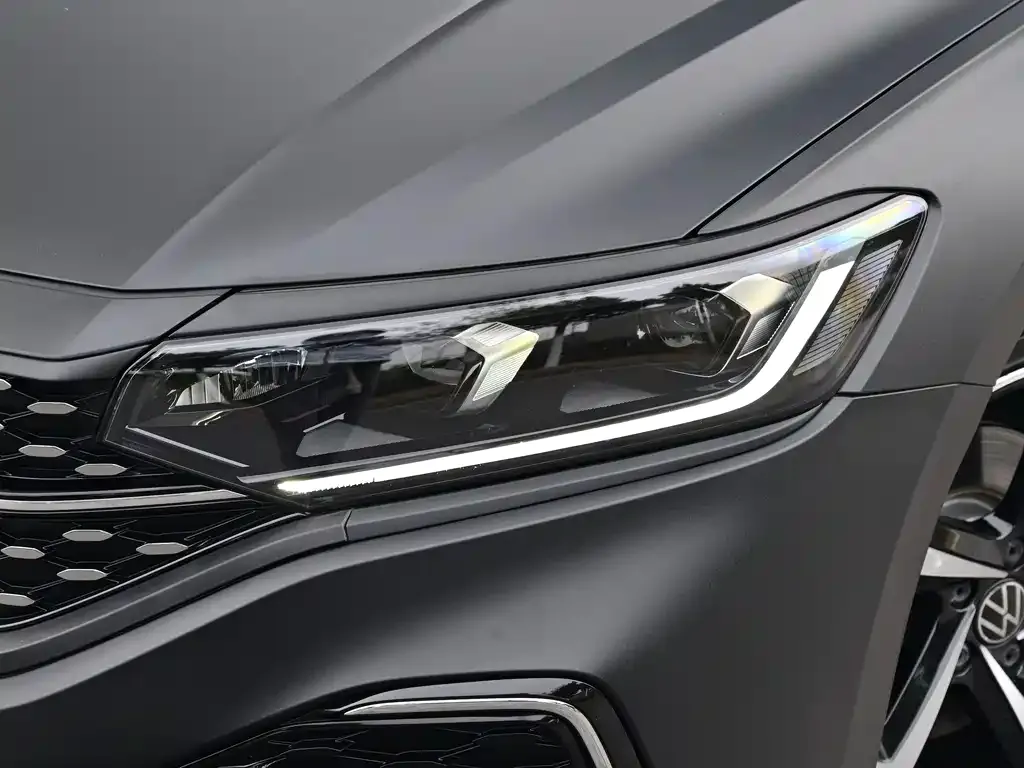Volkswagen Passat 2024 из CN, фото 3