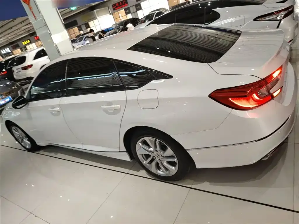 Honda Accord — фото 6