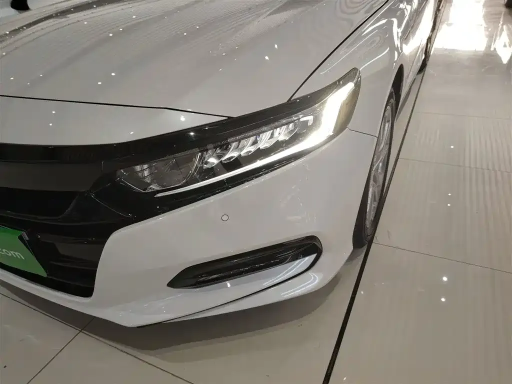 Honda Accord — фото 7