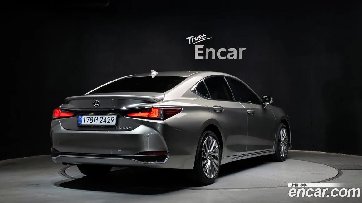 Lexus ES 2026 из KR, фото 2
