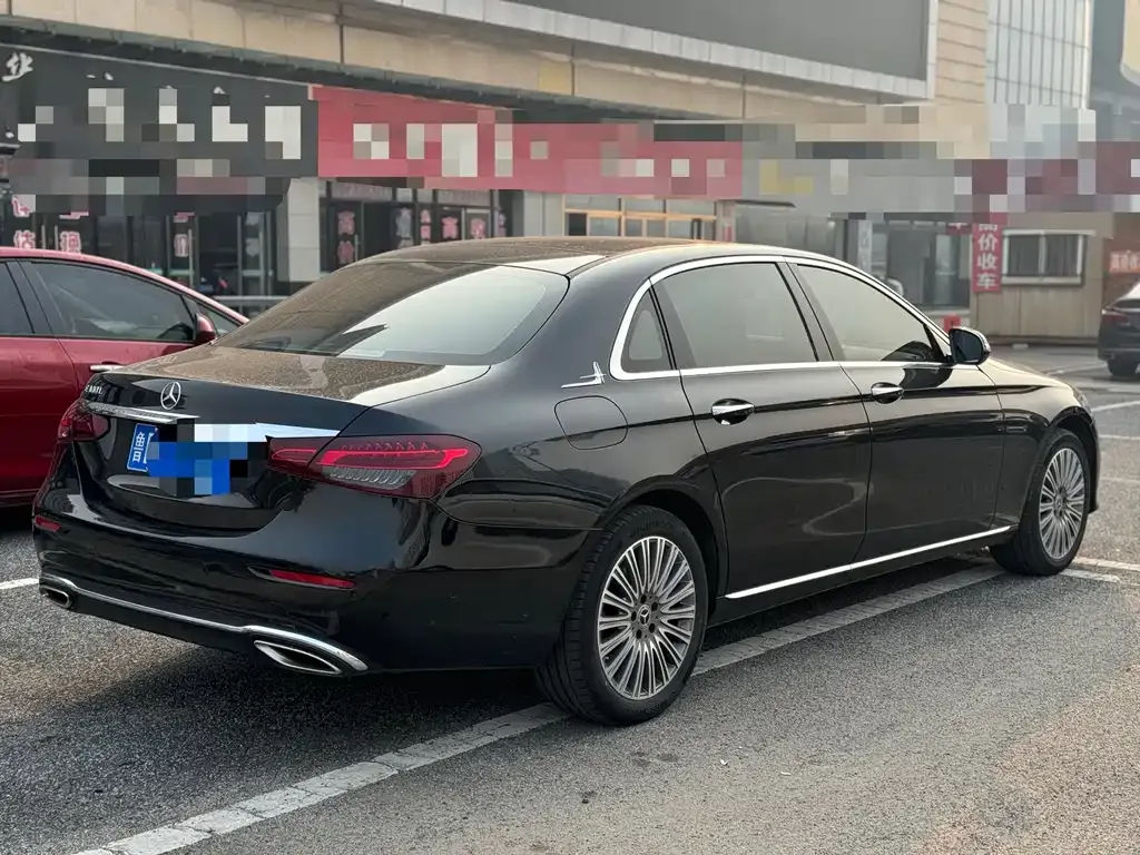 Mercedes-Benz E-Class — фото 4