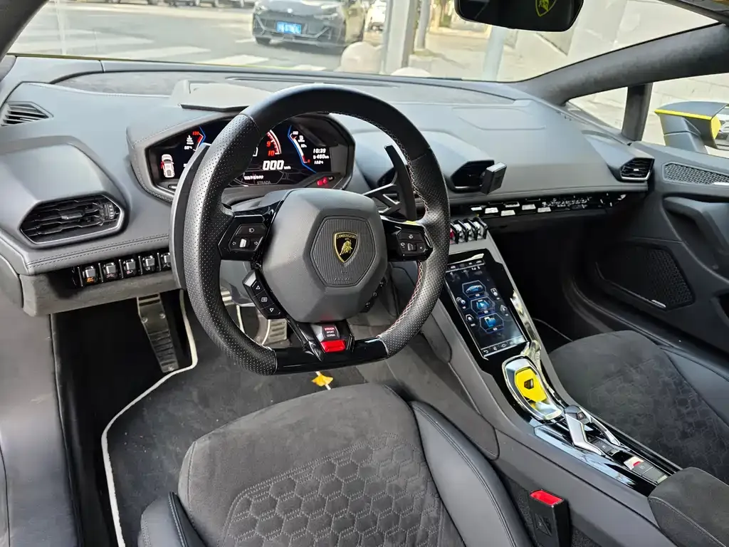 Lamborghini Huracan — фото 9