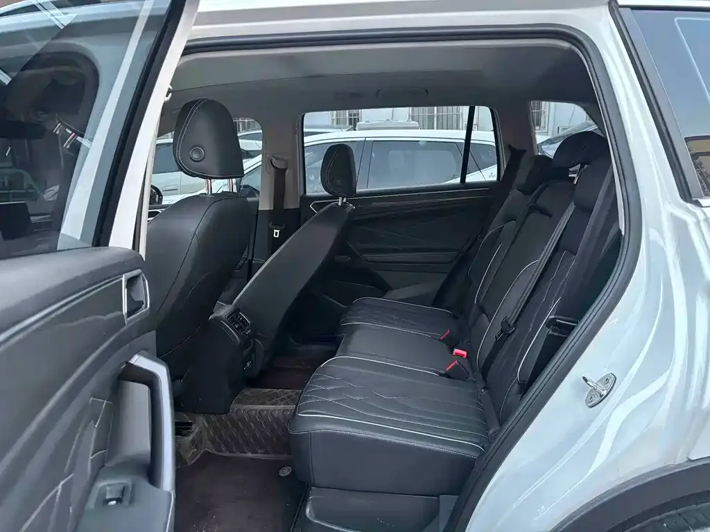 Volkswagen Tiguan L 2024 из CN, фото 3