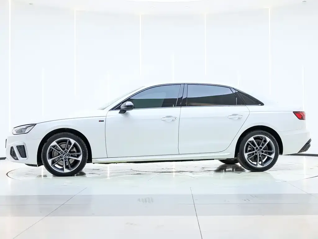 Audi A4L 2024 из CN, фото 6
