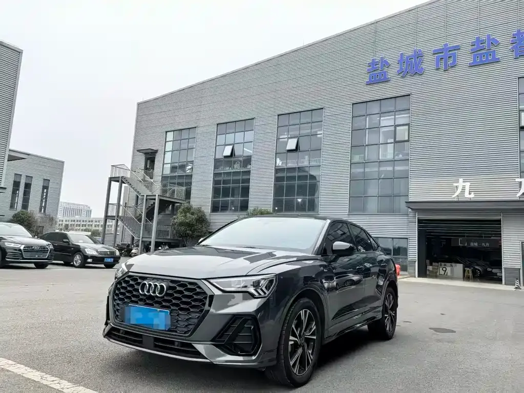 Audi Q3 Sportback 2023 из CN, фото 1