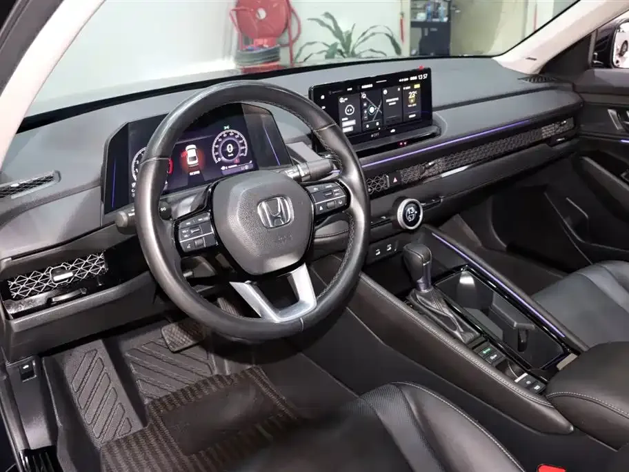 Honda Accord — фото 9