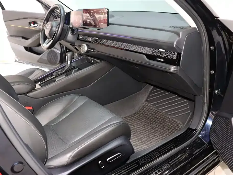 Honda Accord — фото 10