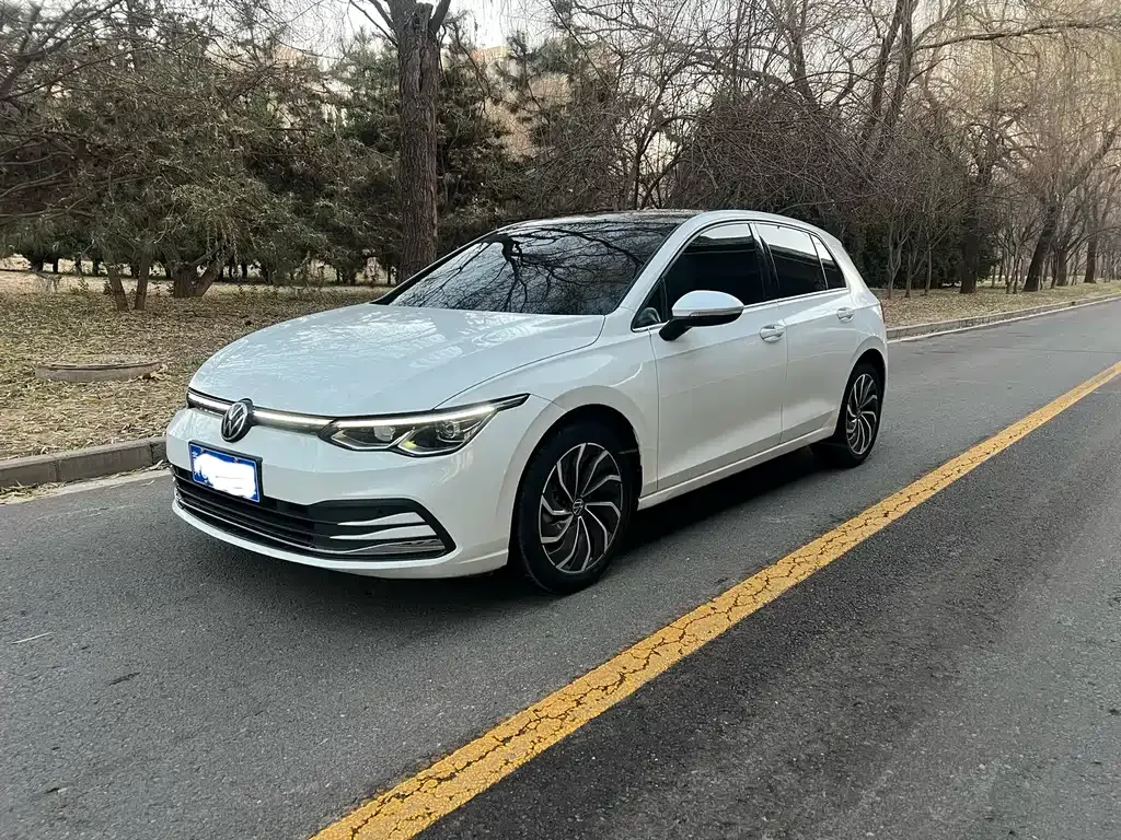 Volkswagen Golf 2024 из CN, фото 1