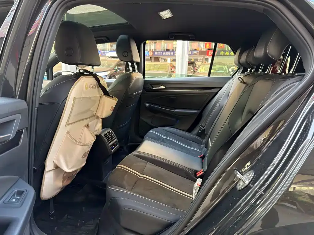 Volkswagen Golf 2021 из CN, фото 4