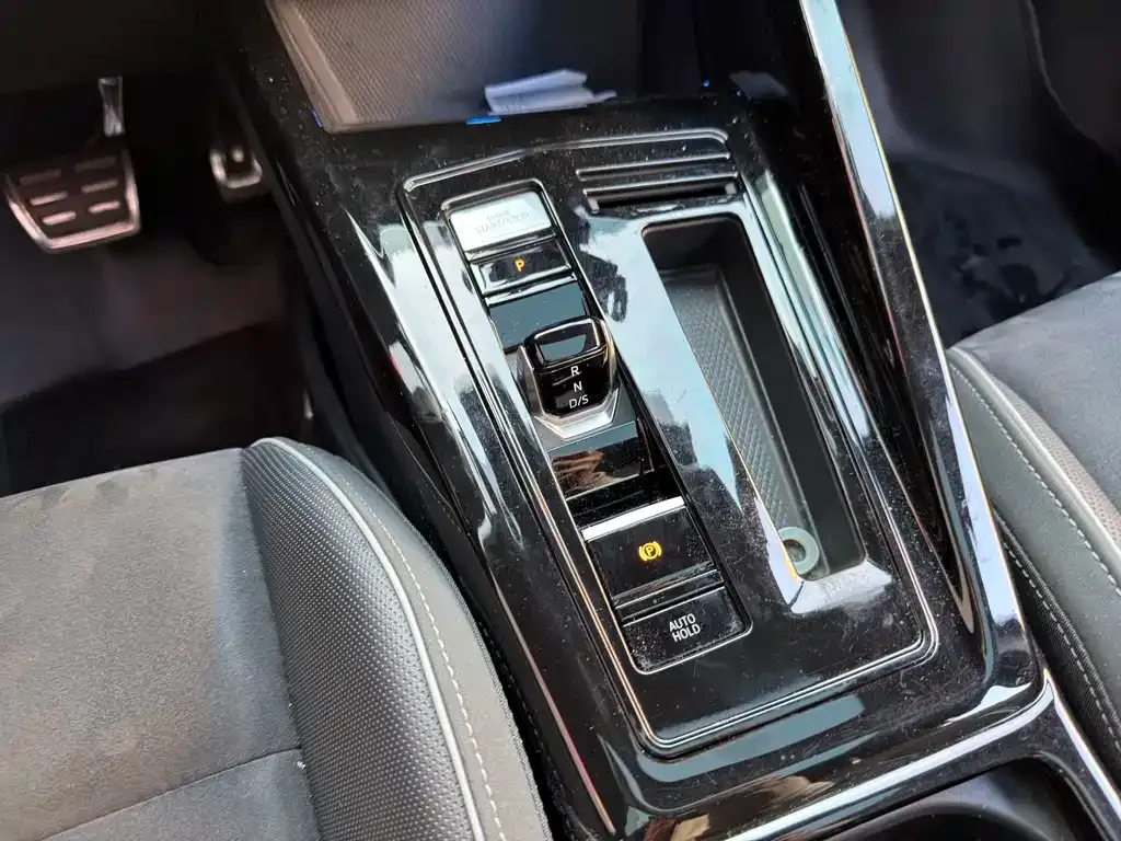 Volkswagen Golf 2021 из CN, фото 7