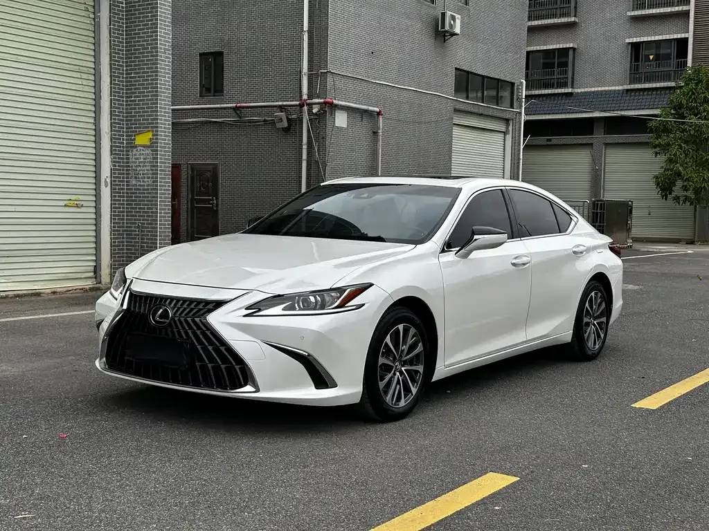 Lexus ES 2023 из CN, фото 1