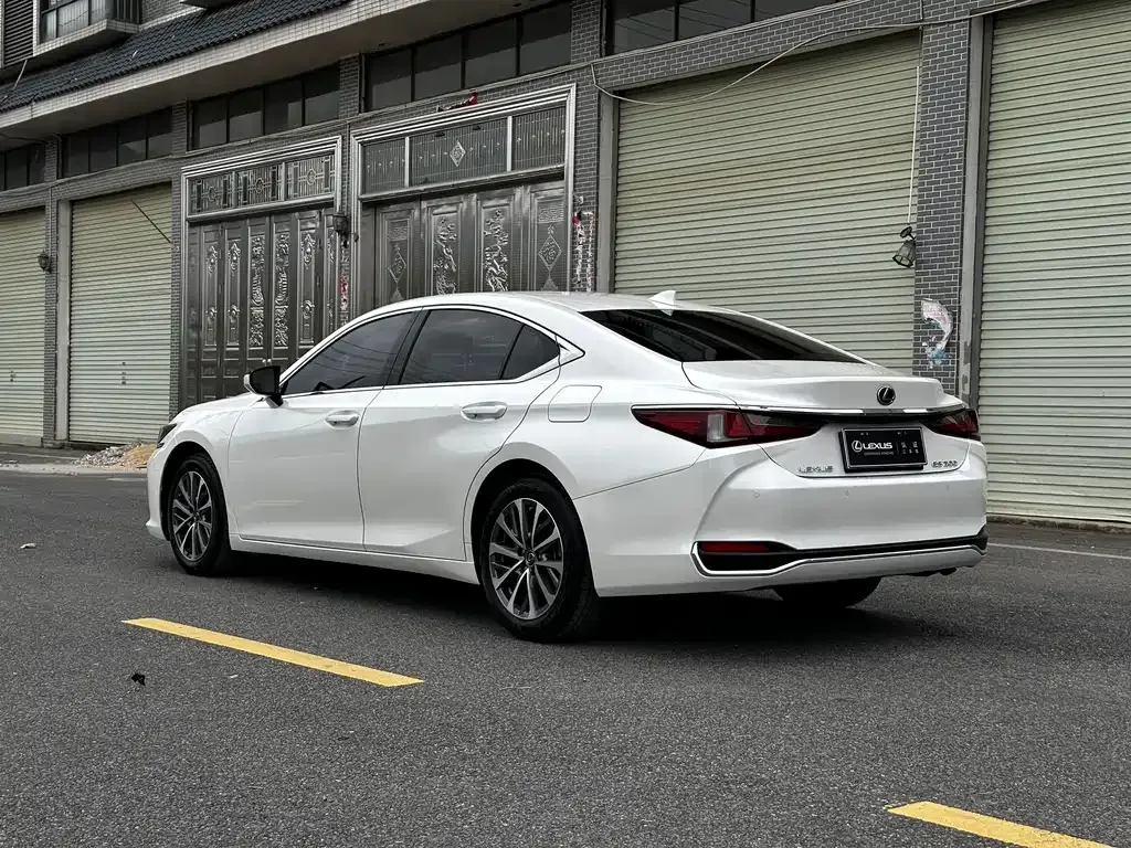 Lexus ES 2023 из CN, фото 8