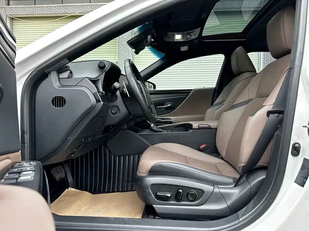 Lexus ES 2023 из CN, фото 2
