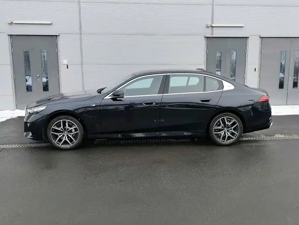 BMW i5 2025 из CN, фото 4