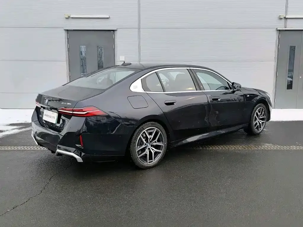 BMW i5 2025 из CN, фото 3
