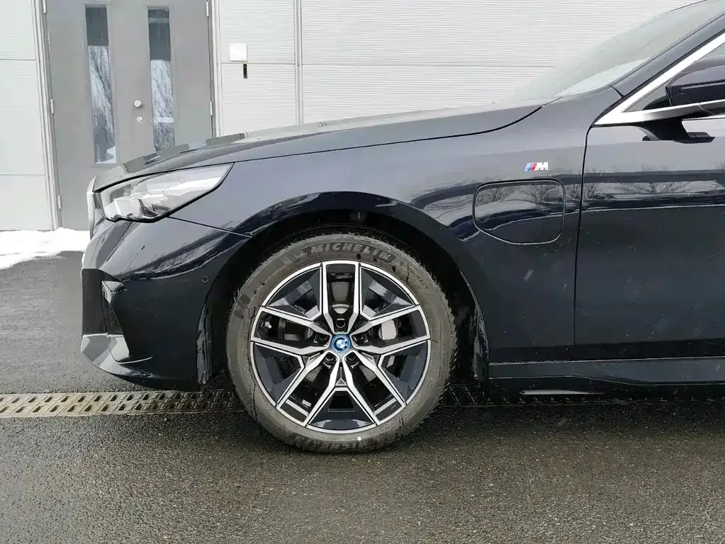 BMW i5 2025 из CN, фото 9
