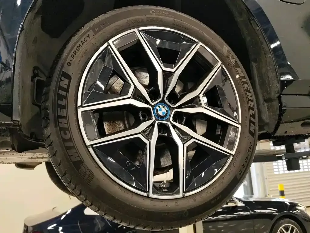 BMW i5 2025 из CN, фото 2