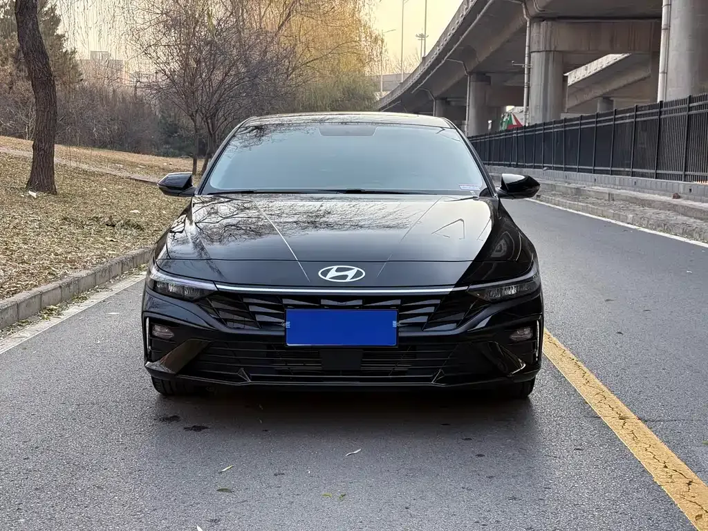 Hyundai Elantra — фото 9