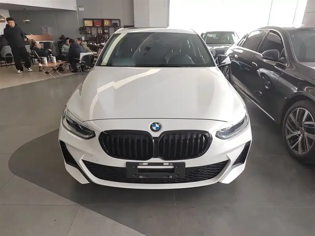 BMW 1 Series 2022 из CN, фото 3