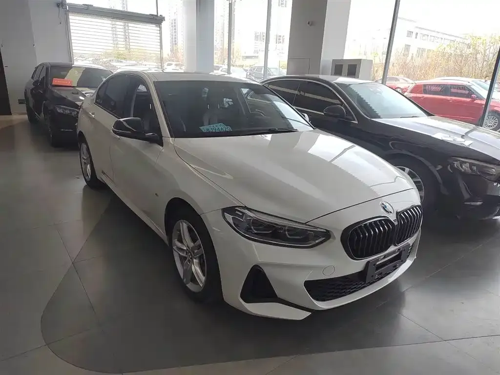 BMW 1 Series 2022 из CN, фото 6