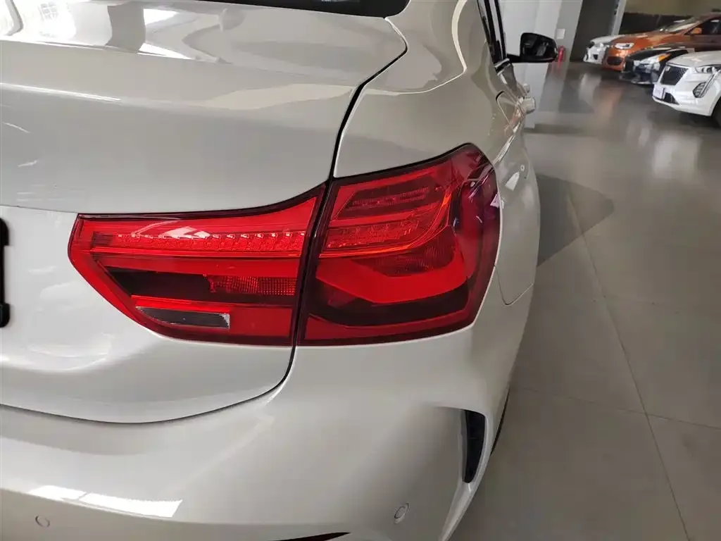 BMW 1 Series 2022 из CN, фото 2