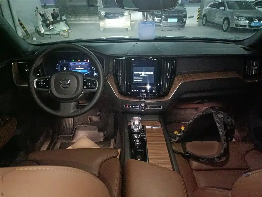 Volvo XC60 2022 из CN, фото 4