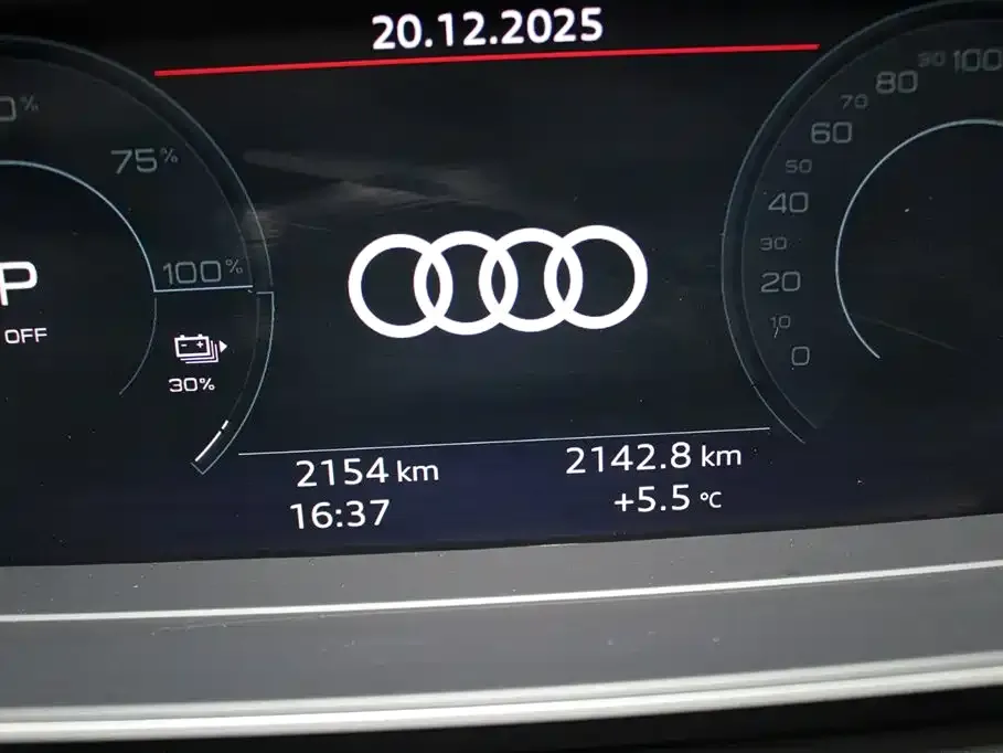 Audi Q4 e-tron — фото 9