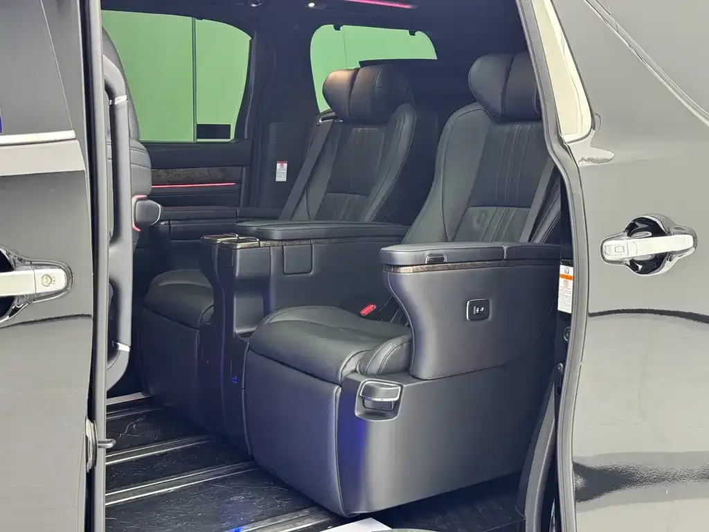 Toyota Alphard 2022 из CN, фото 5