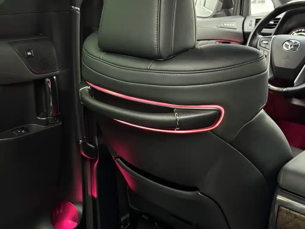 Toyota Alphard 2022 из CN, фото 9