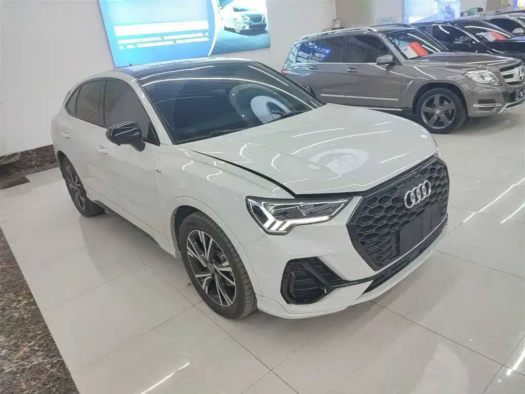 Audi Q3 Sportback 2023 из CN, фото 2