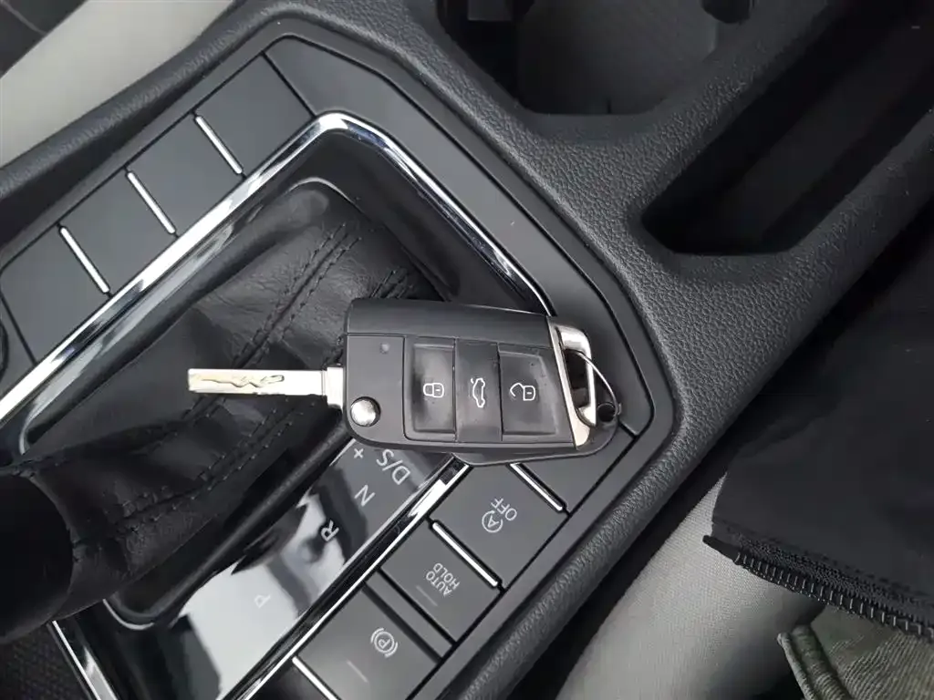 Volkswagen Bora 2024 из CN, фото 9
