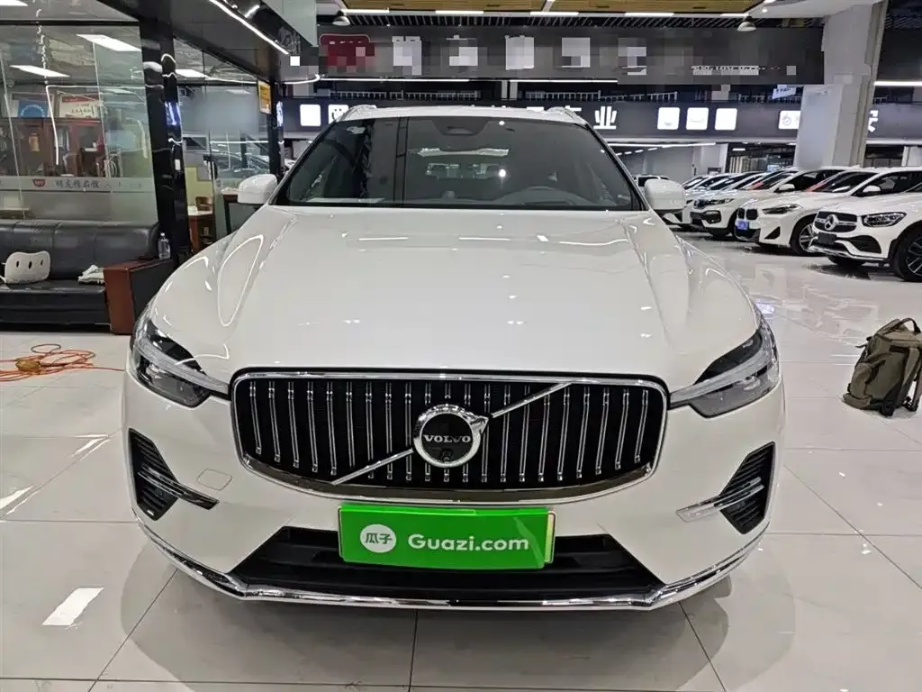 Volvo XC60 PHEV 2024 из CN, фото 2