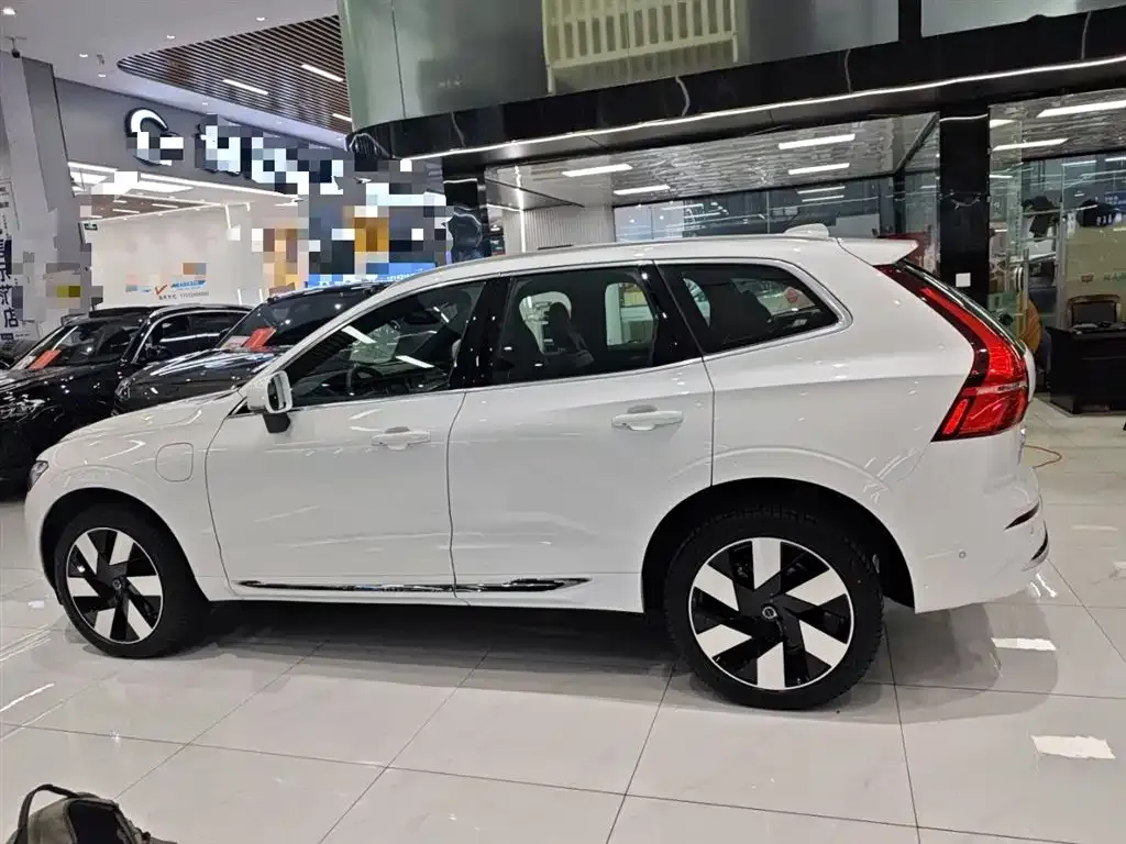 Volvo XC60 PHEV 2024 из CN, фото 8