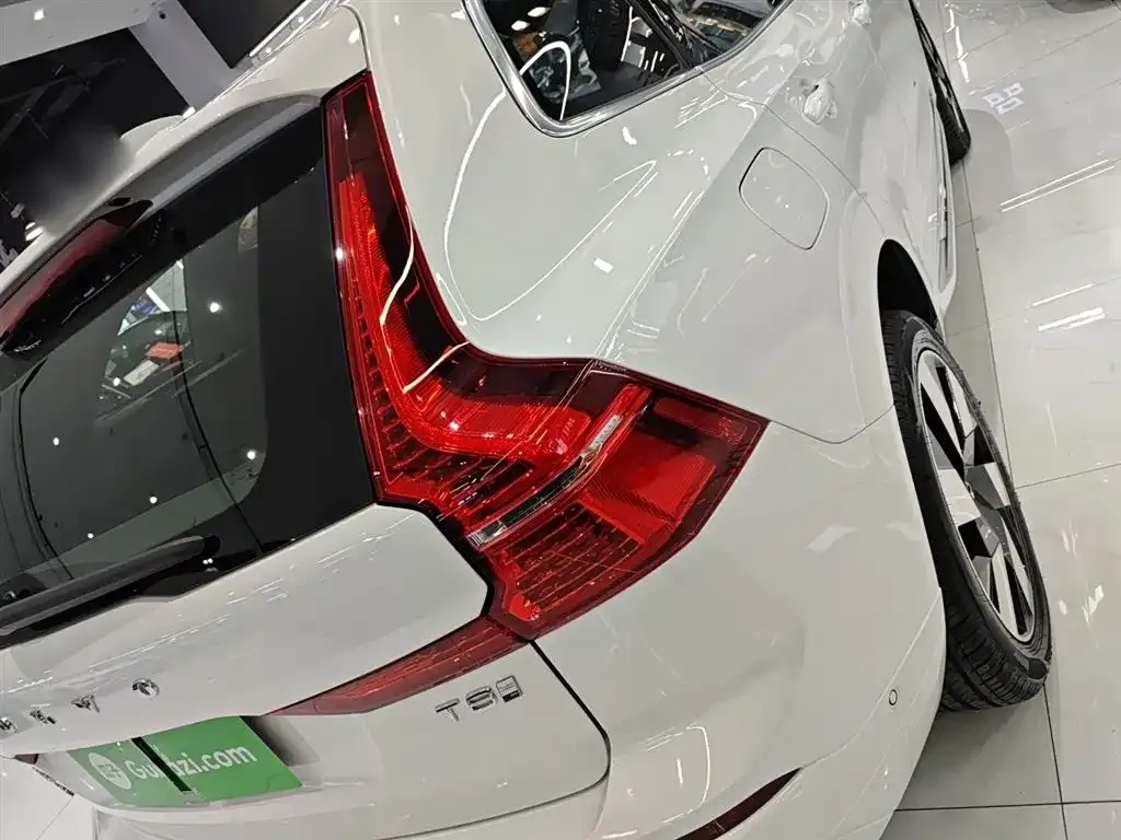 Volvo XC60 PHEV 2024 из CN, фото 9