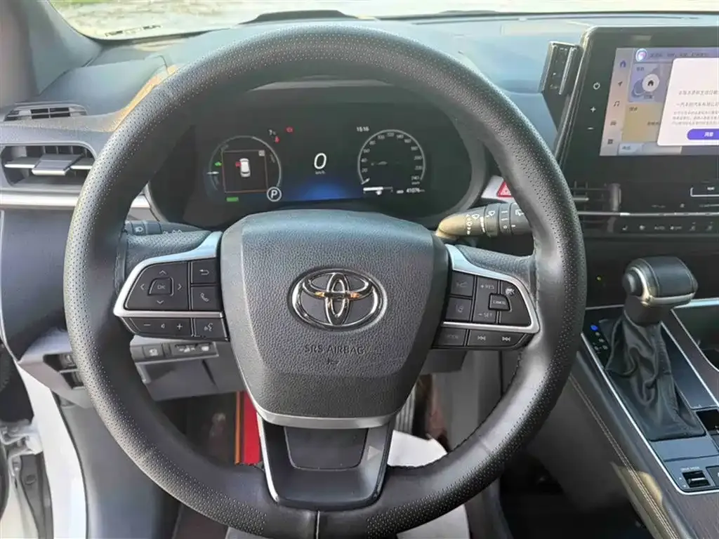 Toyota Granvia 2024 из CN, фото 4