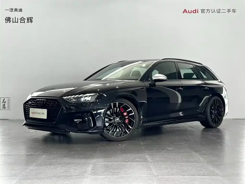 Audi RS 4 — фото 1