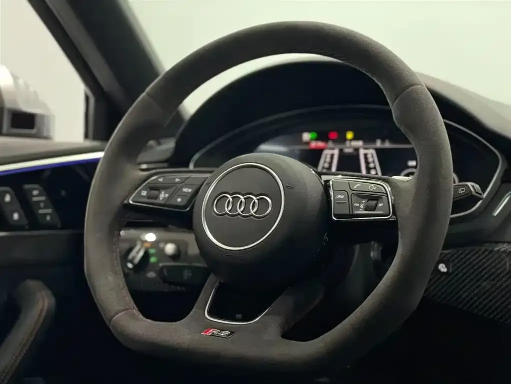 Audi RS 4 — фото 7