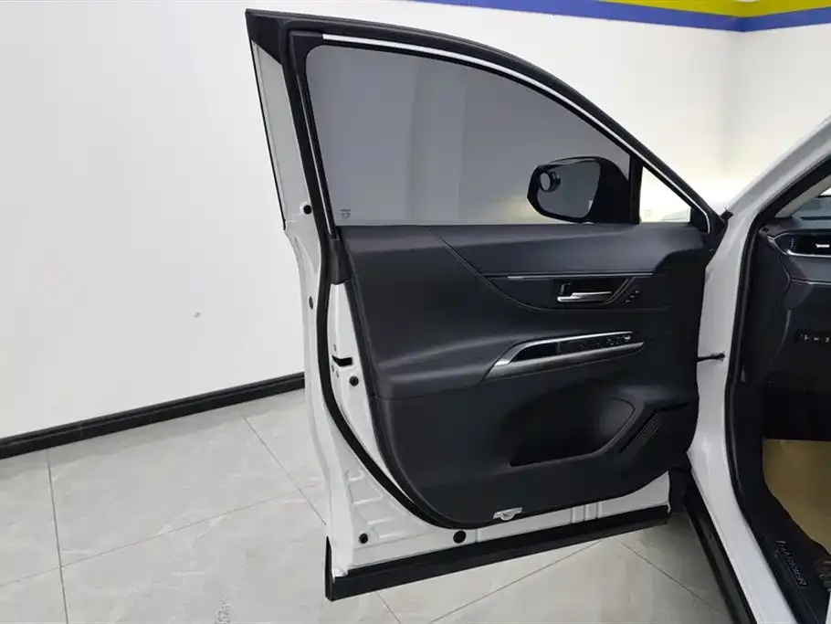 Toyota Harrier 2023 из CN, фото 7