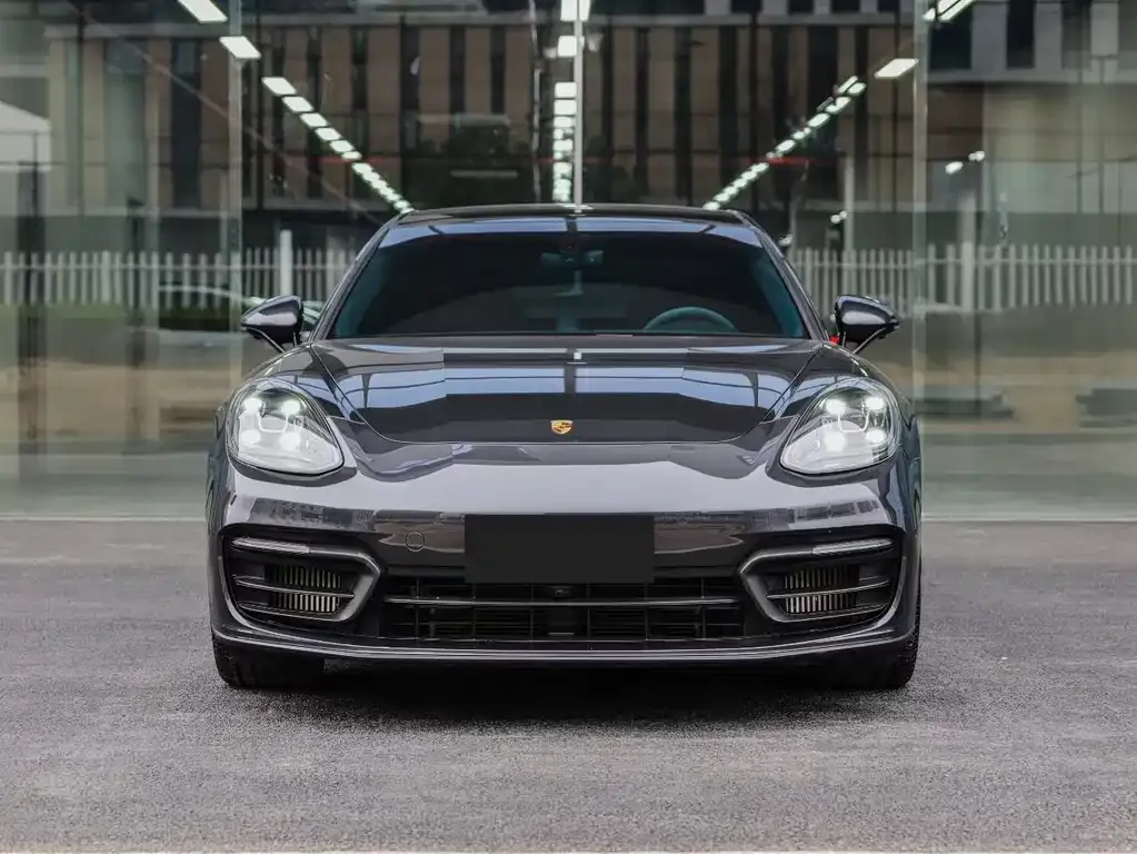 Porsche Panamera — фото 1