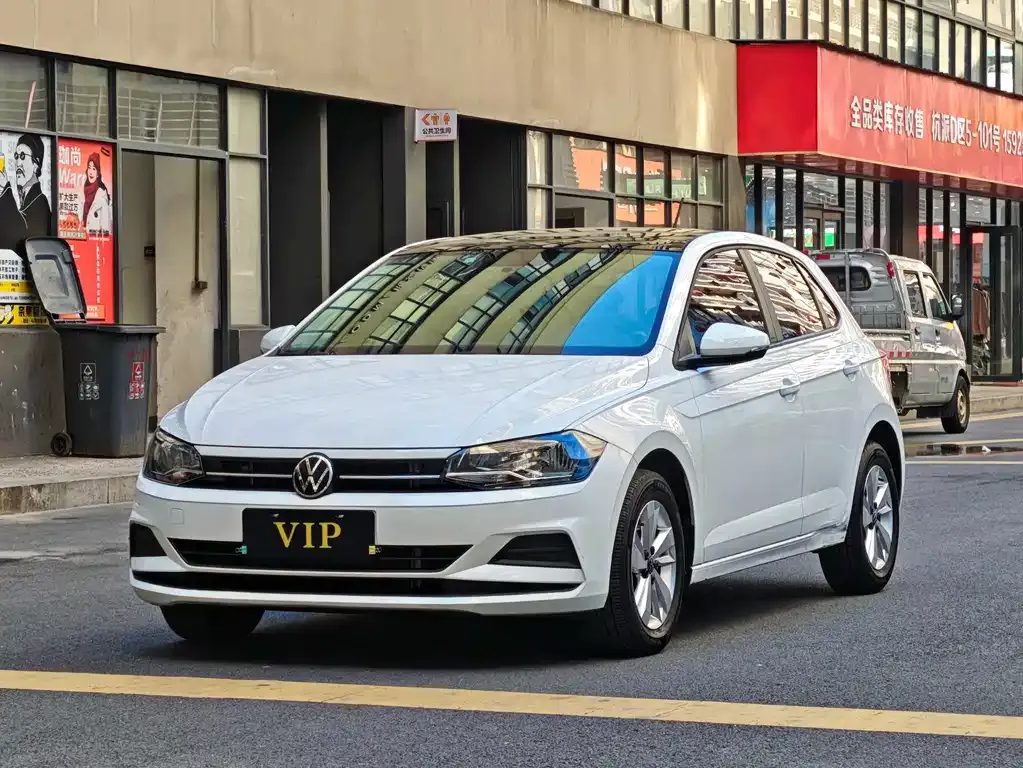 Volkswagen Polo — фото 1