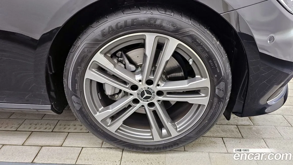 Mercedes-Benz E-Class 2023 из KR, фото 9