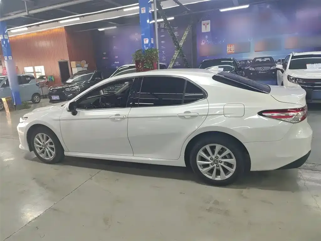Toyota Camry 2023 из CN, фото 9